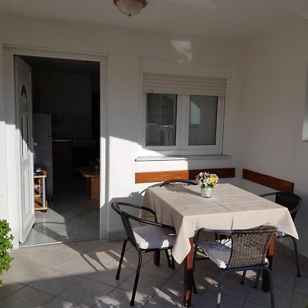 Astra Apartment Vir Exterior photo